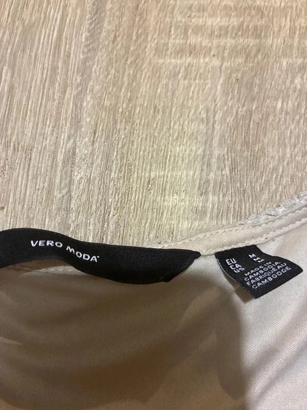 Haut Vero Moda blanc ajouré motif floral taille M – Vero Moda – taille M / 38 / 10 2