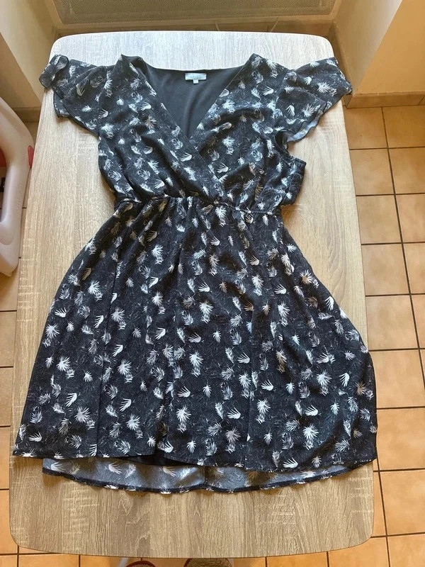 Robe ELDYS noire fleurie taille 42 – Eldys – taille L / 40 / 12 2