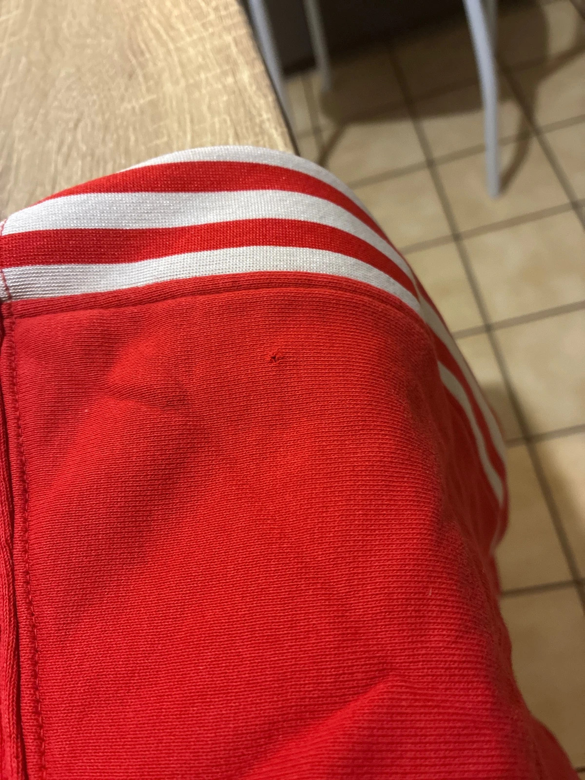 Sweat Adidas rouge logo Trèfle taille S – adidas – taille S / 36 / 8 4