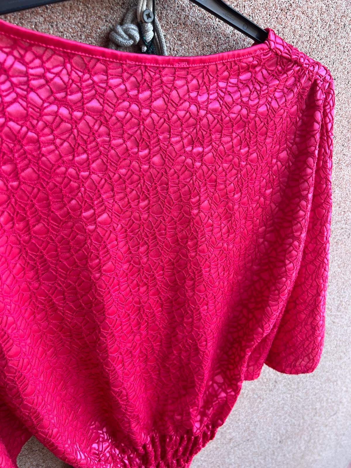 Top rosa fúcsia texturizado com decote cruzado e mangas largas – S – Origem – taille S / 36 / 8 5
