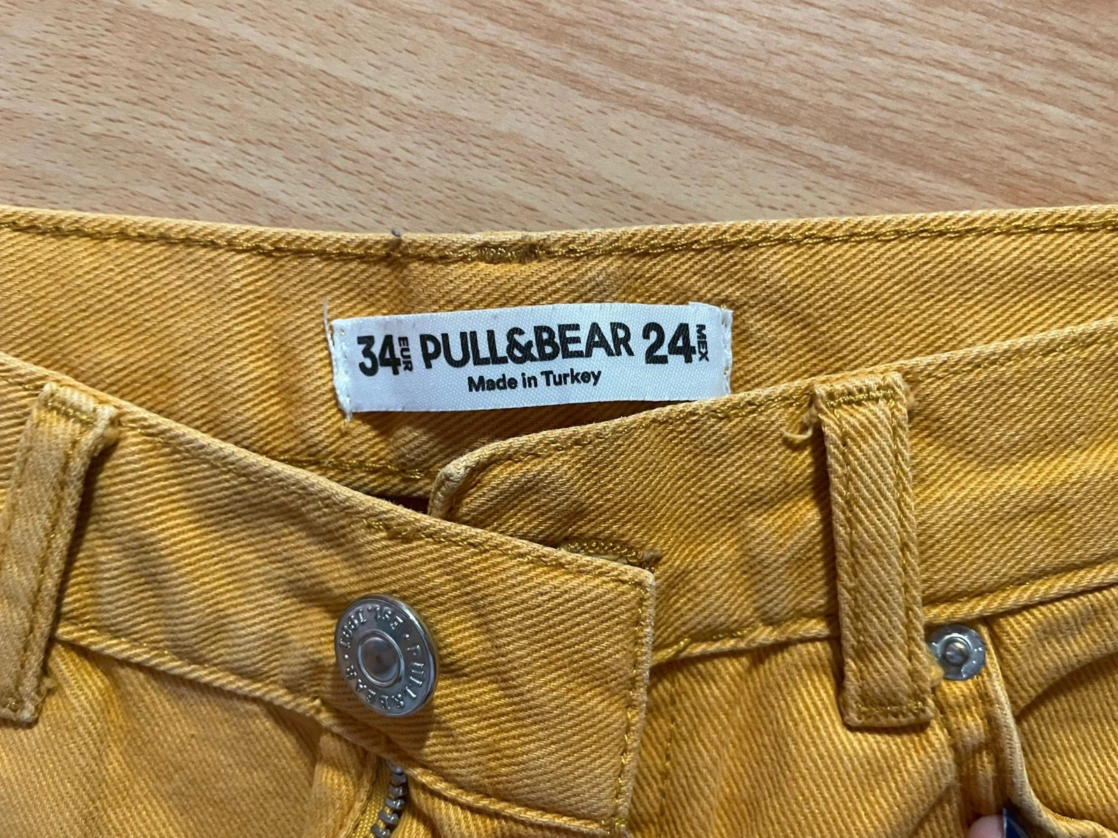 Pantalones mostaza Pull&Bear – Pull & Bear – taille XS / 34 / 6
