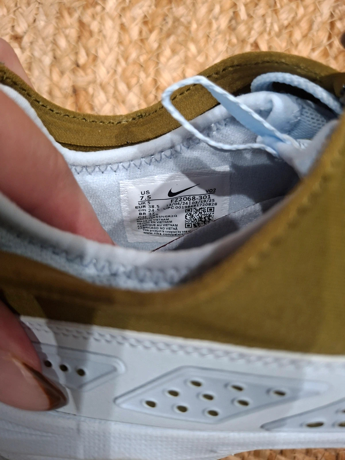 Nike Air Max SNDR – Olive Flak – T. 38,5 – Nike Air – taille 38.5 5