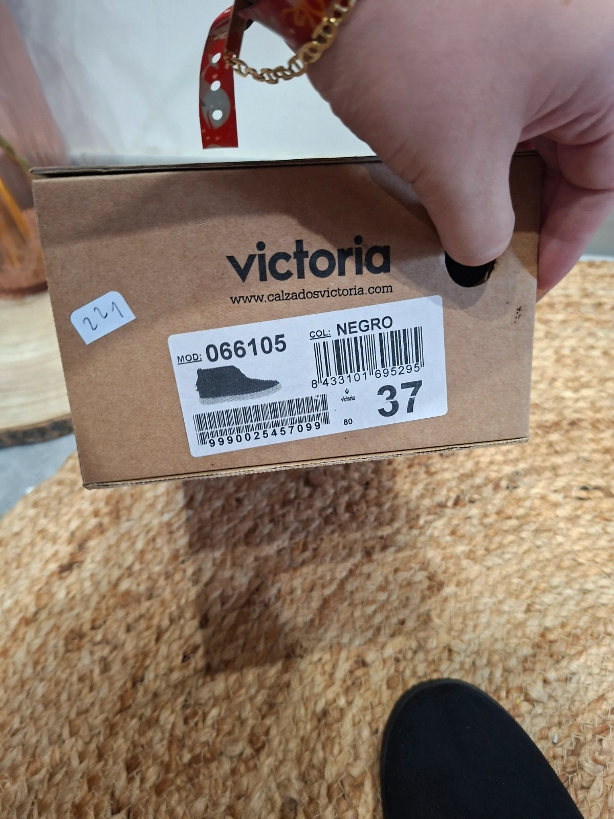 Victoria 066105 Bottines noires à franges style western T37 – Victoria – taille 37 5