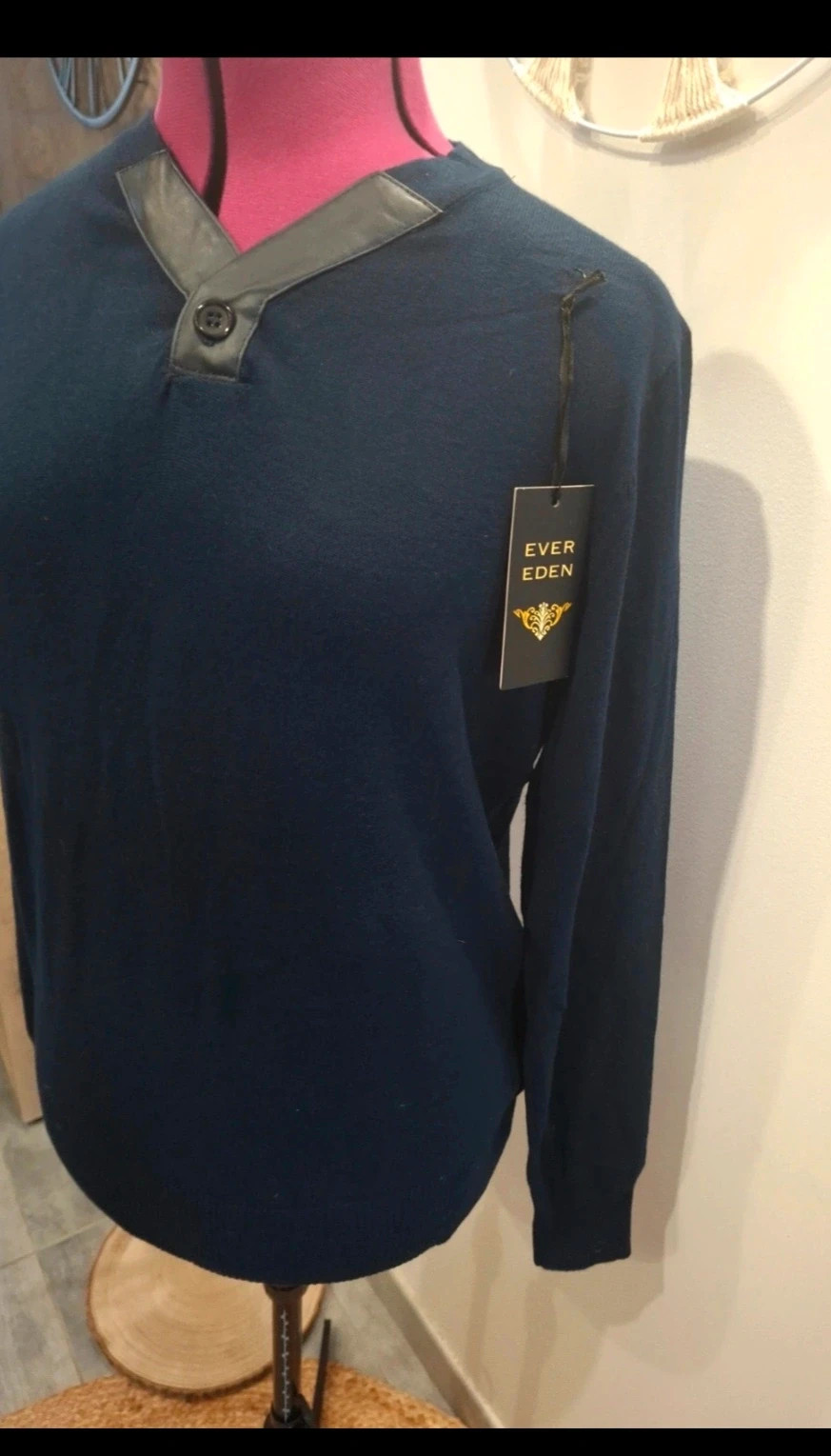 Pull homme Ever Eden bleu marine col V – détails simili cuir – T.M – ever eden – taille M 3