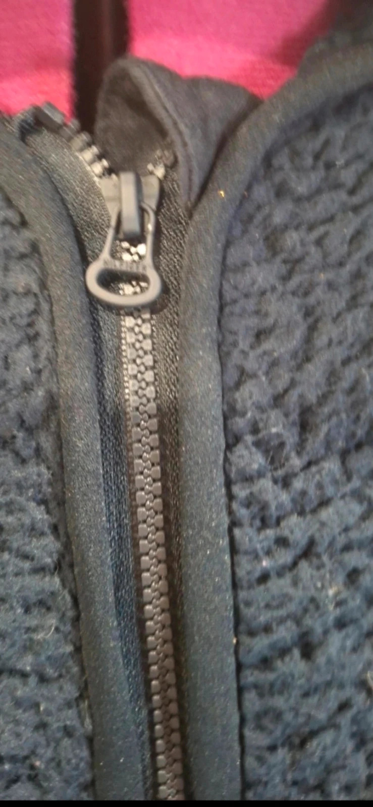 Pull polaire Tommy Hilfiger bleu marine à capuche – taille L – Tommy Hilfiger – taille L / 40 / 12 3