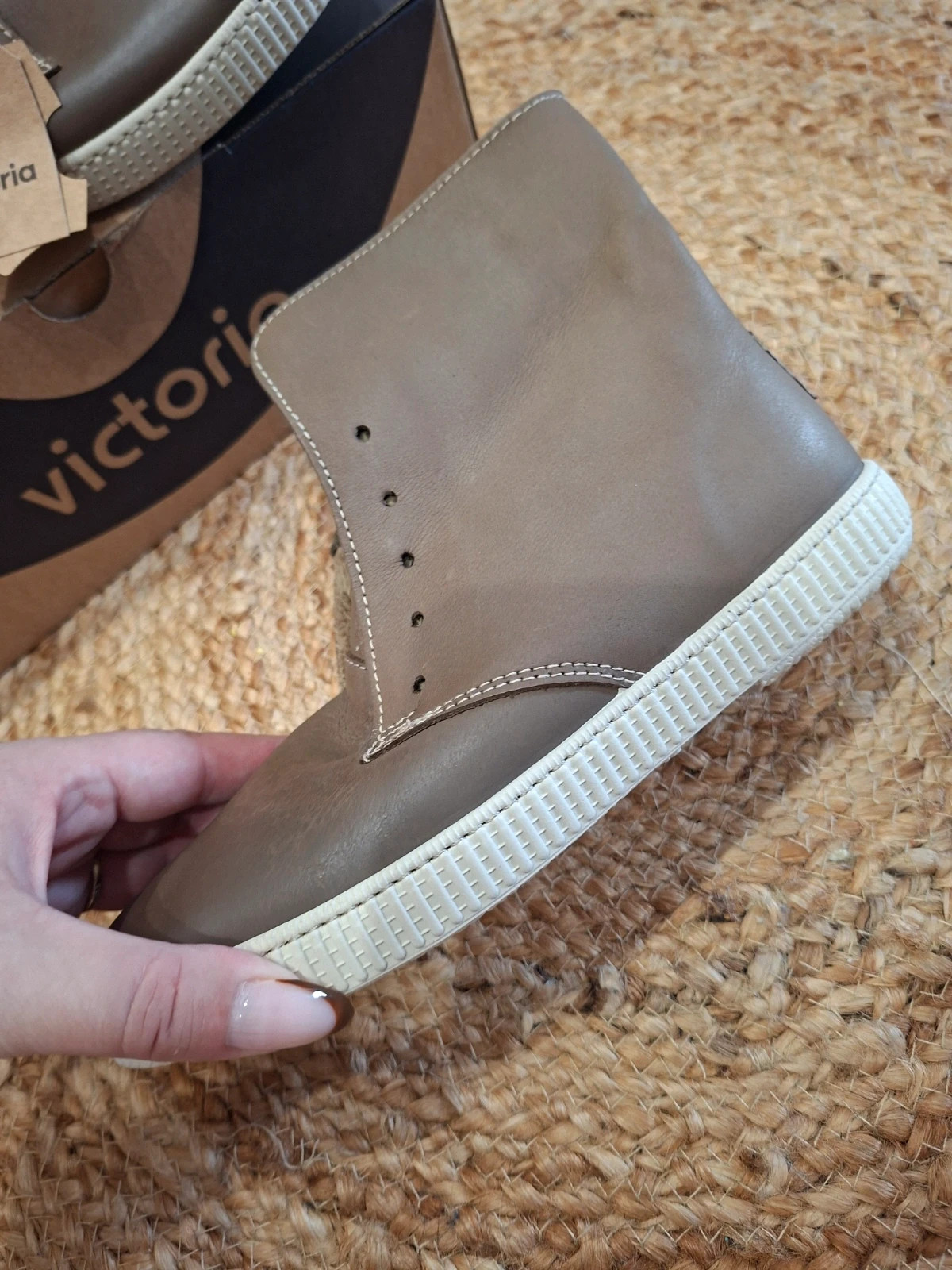 Victoria bottines montantes taupe fourrées – T36 – neuves – Victoria – taille 36 2