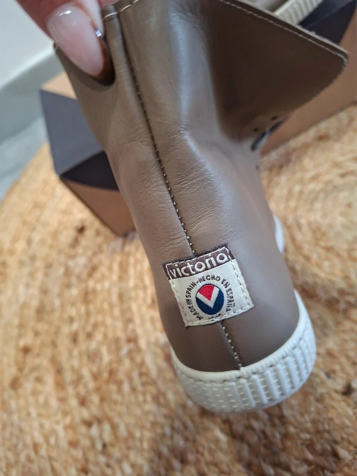 Victoria bottines montantes taupe fourrées – T36 – neuves – Victoria – taille 36 3