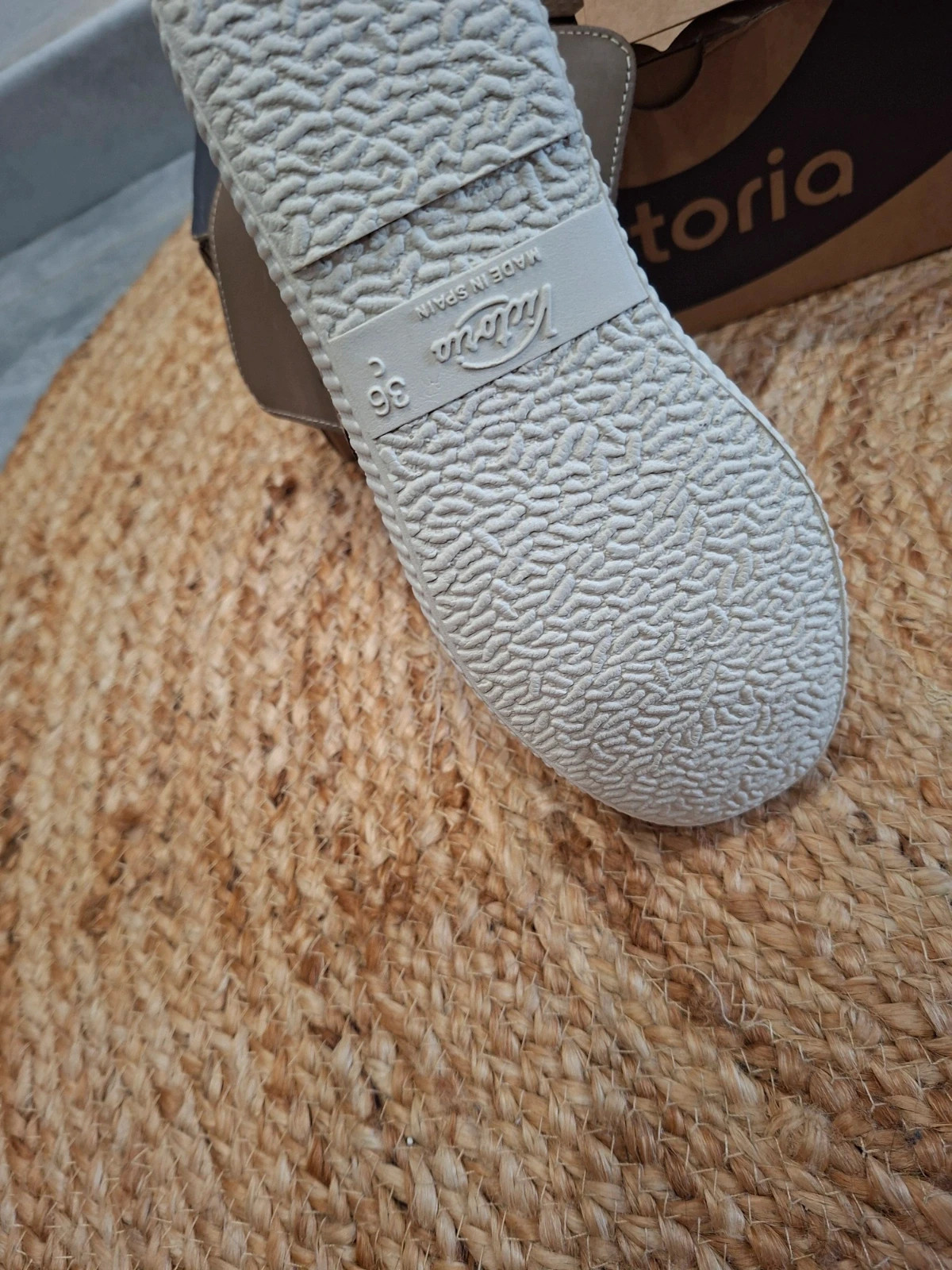 Victoria bottines montantes taupe fourrées – T36 – neuves – Victoria – taille 36 4