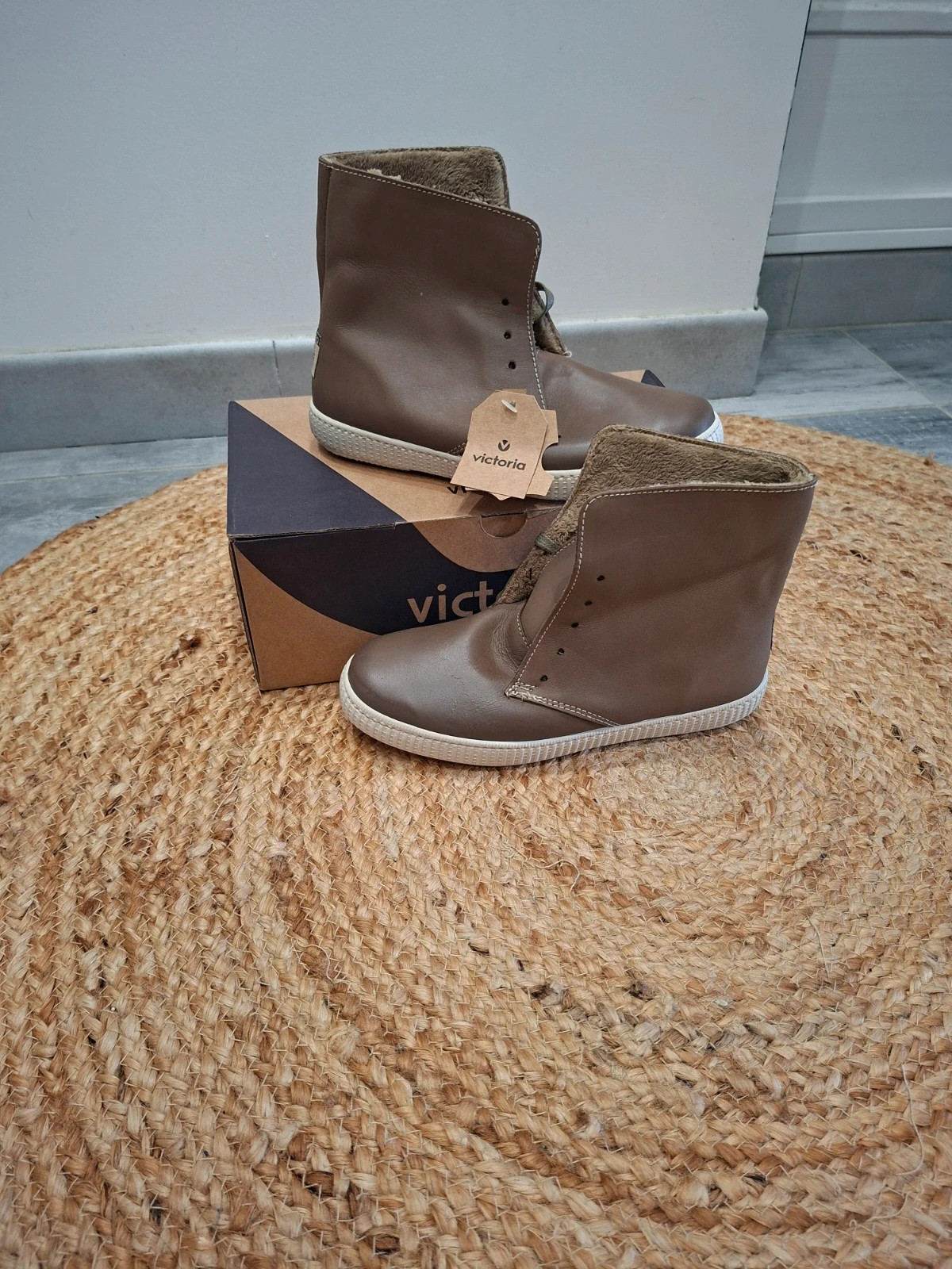 Victoria bottines montantes taupe fourrées – T36 – neuves