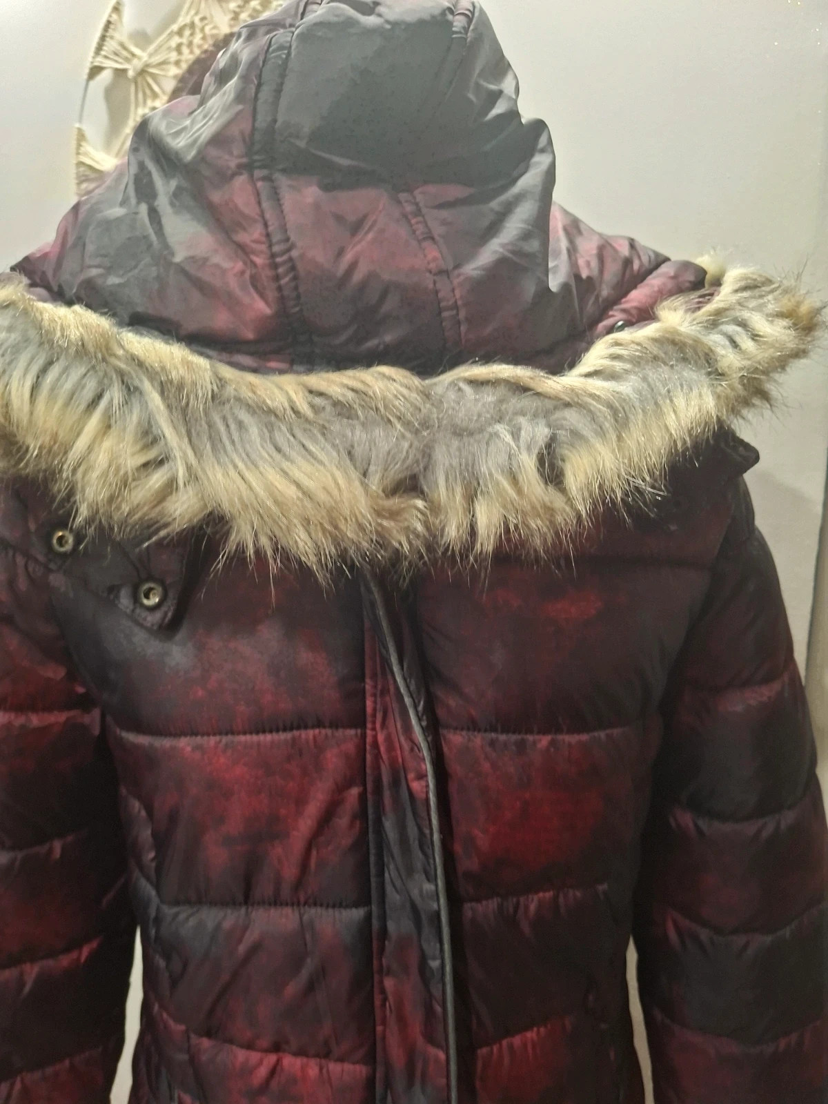 Doudoune femme Kaporal bordeaux et noire à capuche fourrure taille L – Kaporal – taille L / 40 / 12 3
