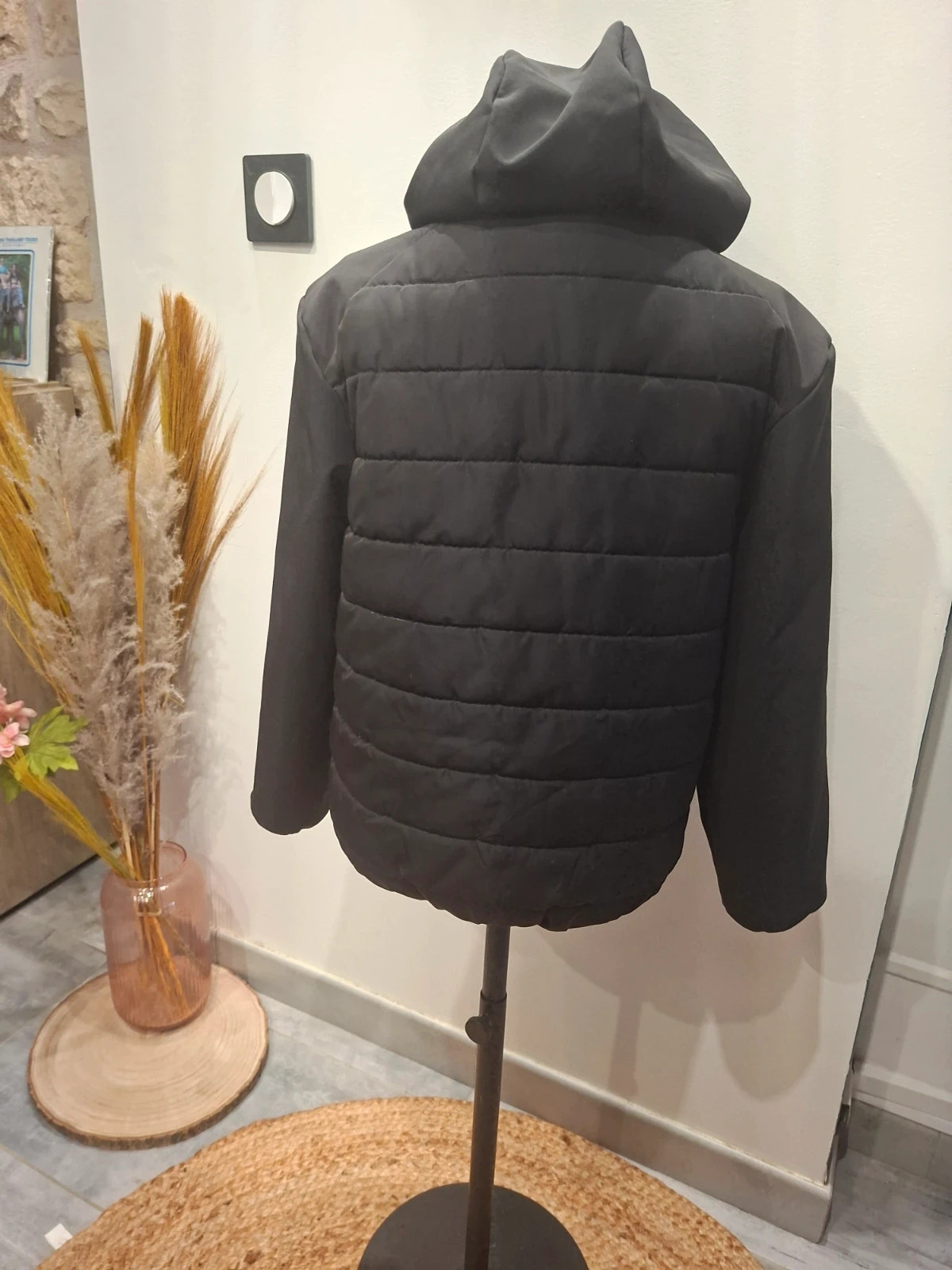 Veste noire matelassée à capuche Primark 8-9 ans 134 cm – Primark – taille 9 ans / 134 cm 3