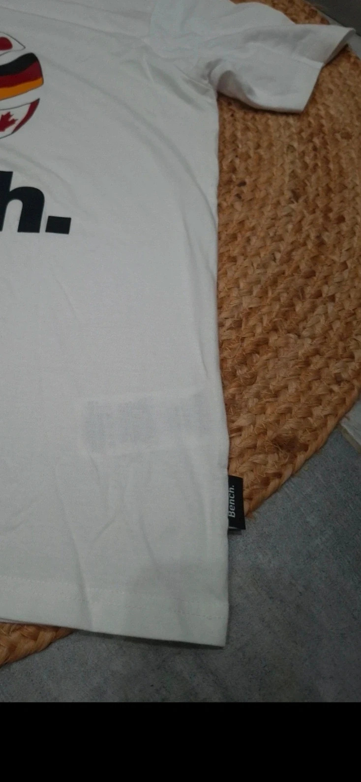 T-shirt Bench. blanc imprimé drapeaux du monde neuf avec étiquette L – Bench – taille L 5