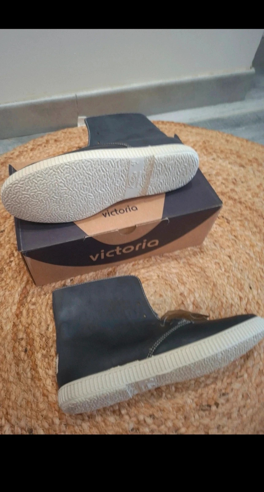 Bottines Victoria noires fourrées – T.41 – neuves avec boîte – Victoria – taille 41 2