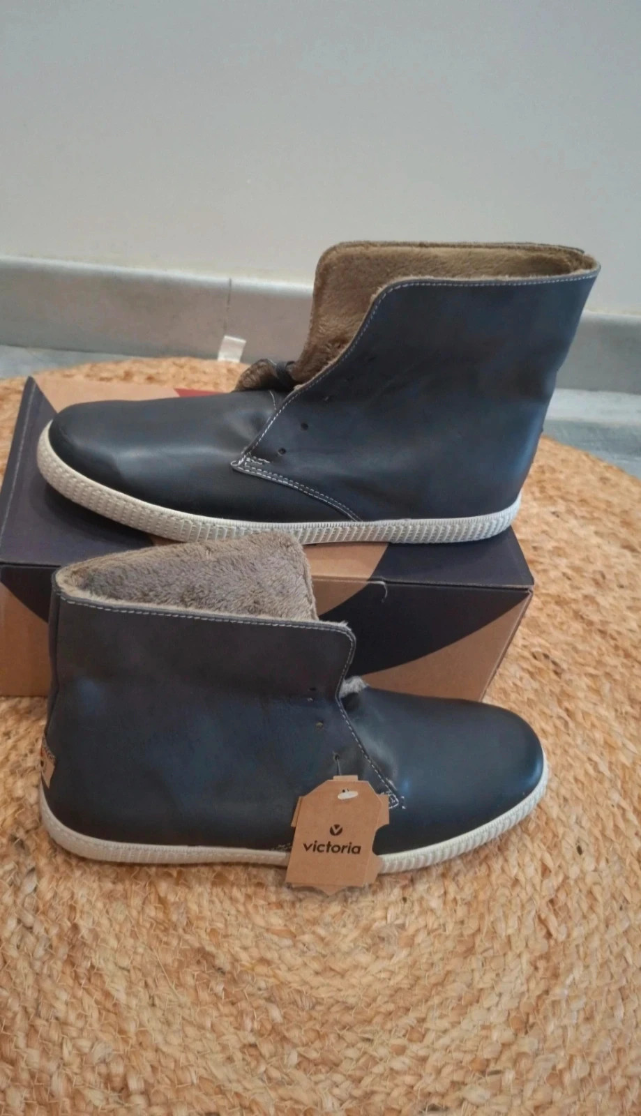 Bottines Victoria noires fourrées – T.41 – neuves avec boîte