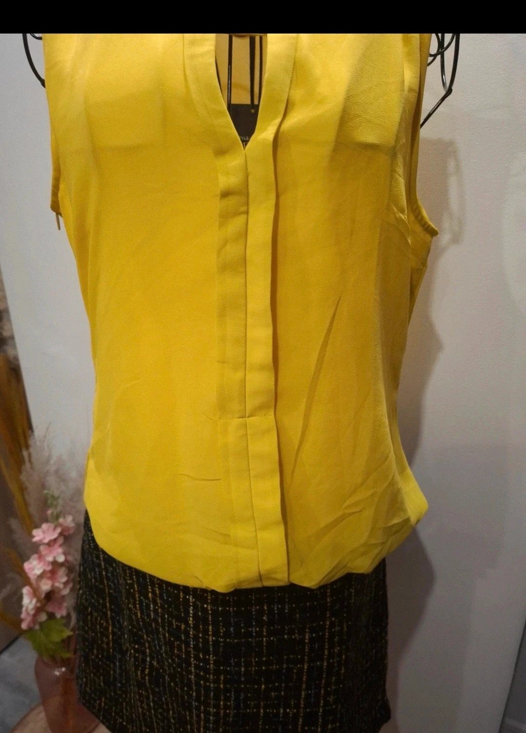 Robe jaune et noire élégante à motifs dorés – T2 – sans marque – taille M / 38 / 10 2
