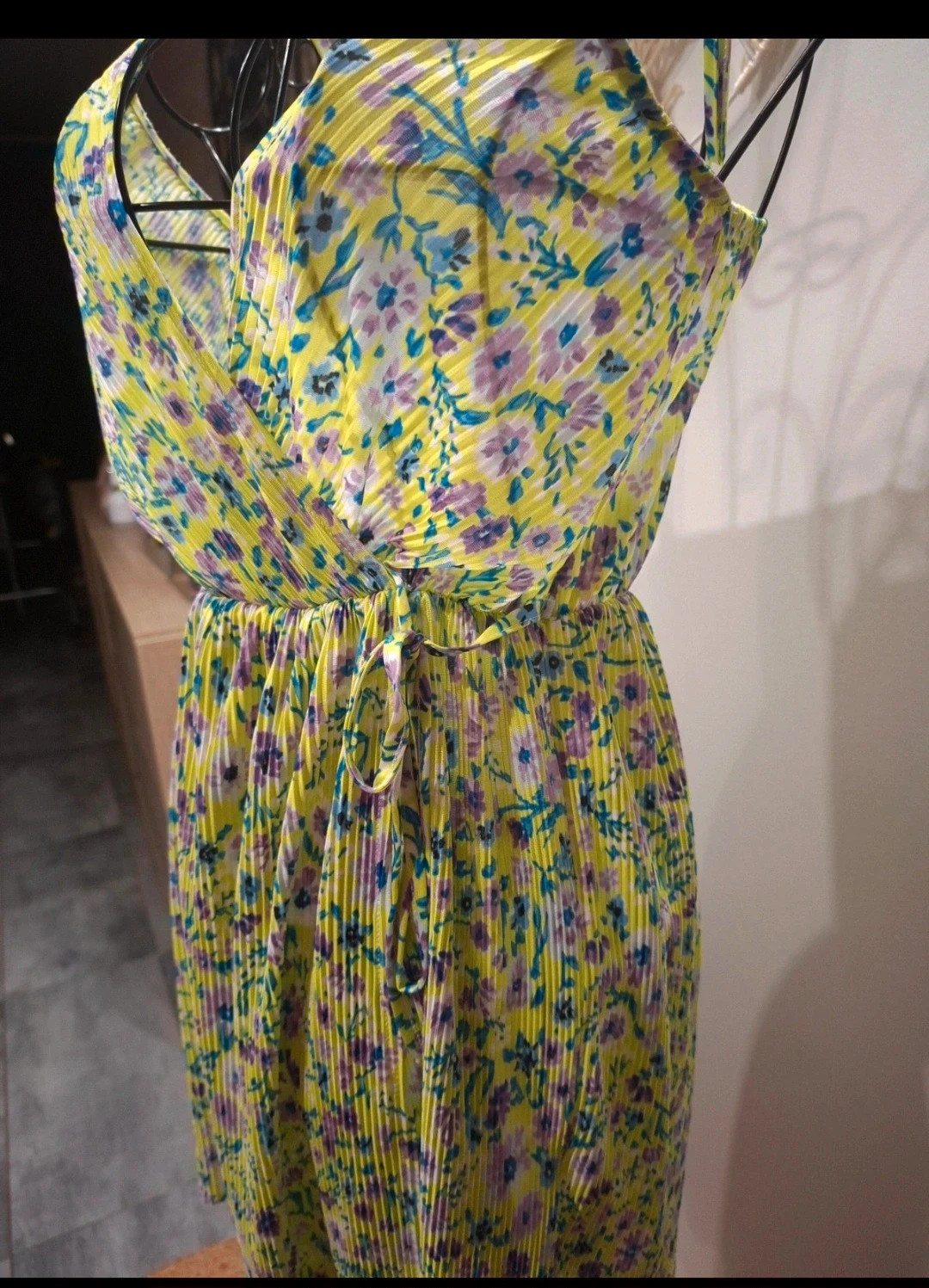 Robe Bershka jaune fleurie plissée – taille M – Bershka – taille M / 38 / 10 3