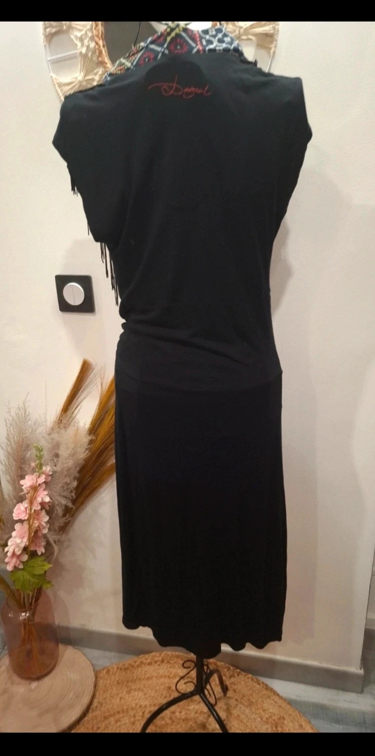 Robe Desigual noire avec foulard imprimé – taille M – Desigual – taille M / 38 / 10 5
