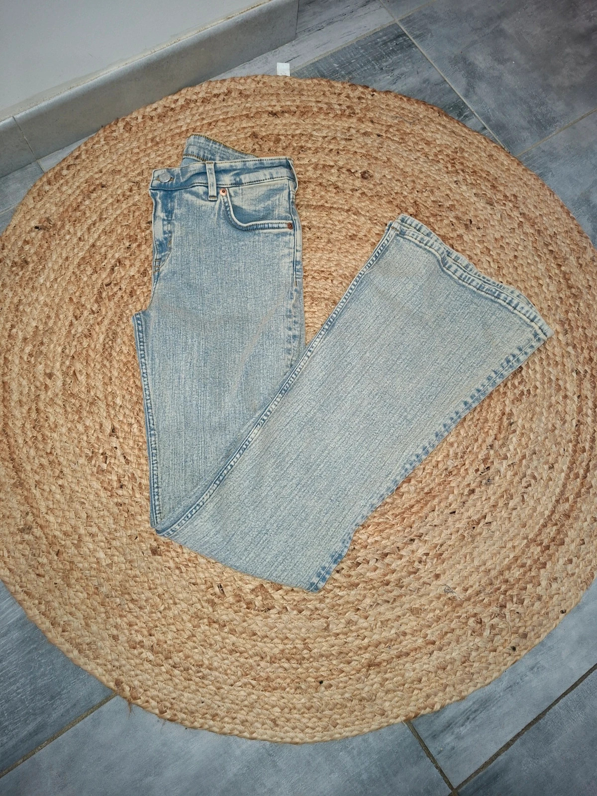 Jean Monki flare taille 28/34 – Monki – taille M / 38 / 10