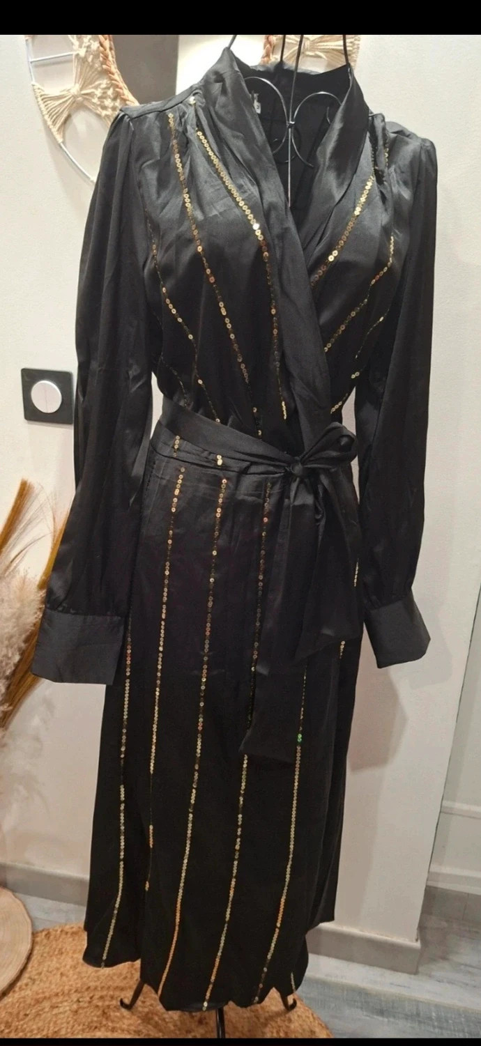 Robe longue noire rétro & chic à sequins dorés – Retro&Icone Paris – M – Retro & Icone – taille M / 38 / 10