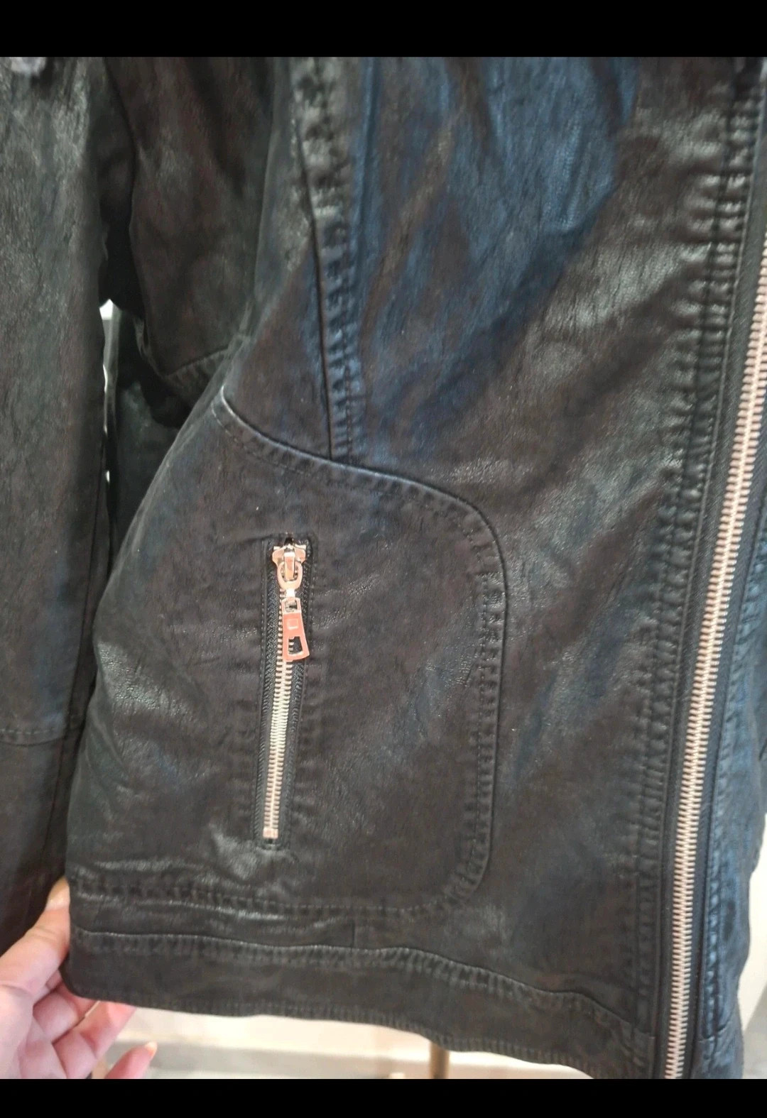 Veste noire effet cuir à franges – taille L / 40 / 12 4