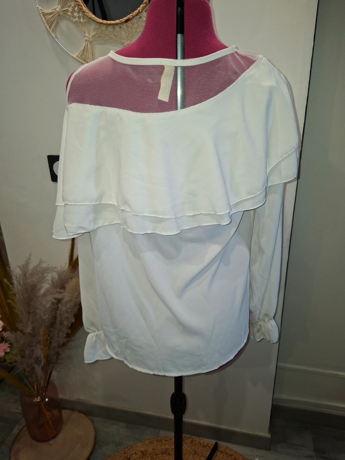 Tunique blanche élégante à volants et empiècement en tulle – T2 – New Collection – taille M / 38 / 10 4