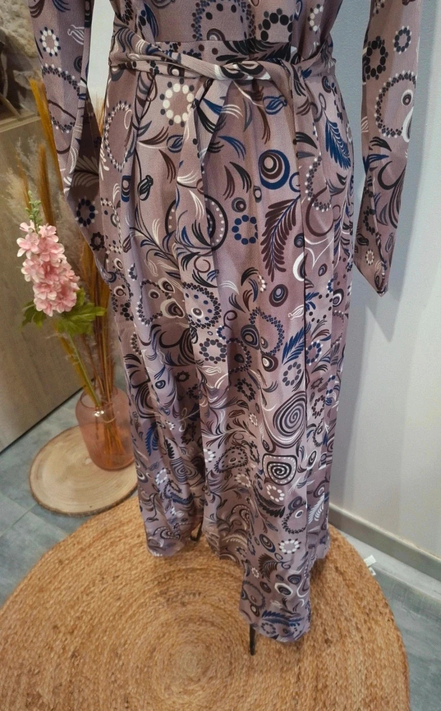 Robe longue Tavin imprimé graphique col montant ceinturée taille 40 – Tavin – taille L / 40 / 12 3