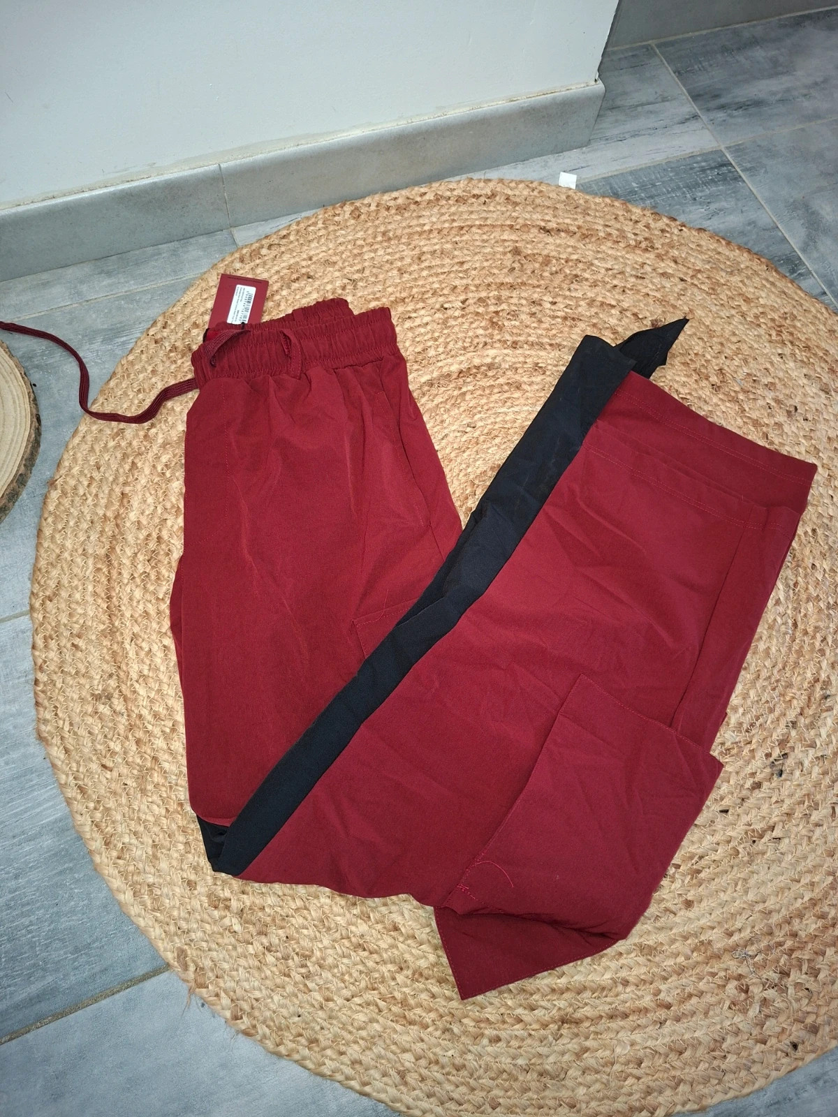Pantalon cargo homme bordeaux et noir – neuf avec étiquette – taille M / 38 / 10