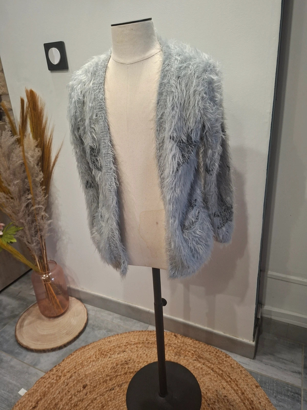 Gilet / veste enfant en fausse fourrure grise – 6 ans – taille 6 ans / 116 cm