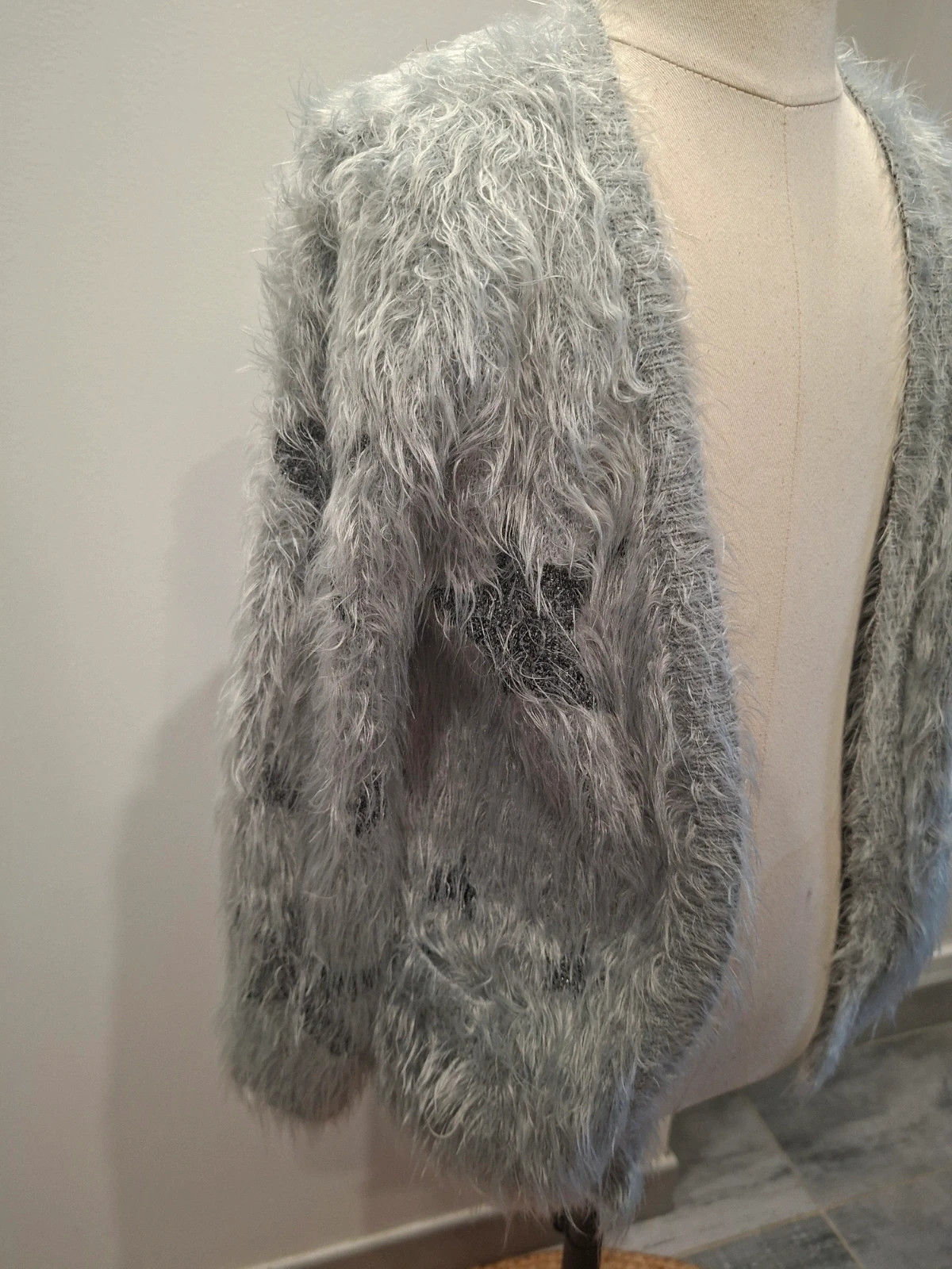 Gilet / veste enfant en fausse fourrure grise – 6 ans – taille 6 ans / 116 cm 4