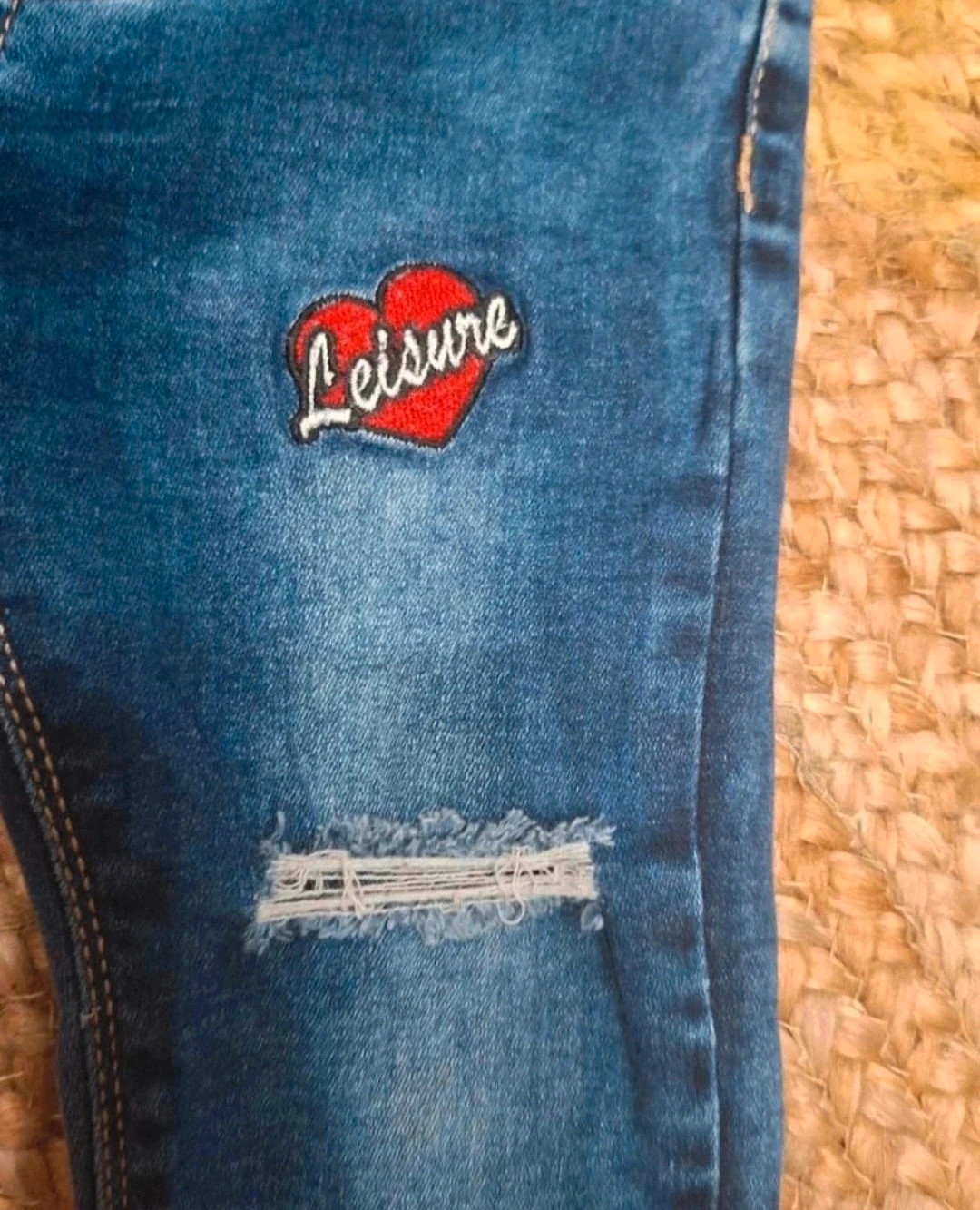Jean fille 98 cm bleu délavé déchiré étoiles & patch Love – keyiqi – taille 3 ans / 98 cm 3