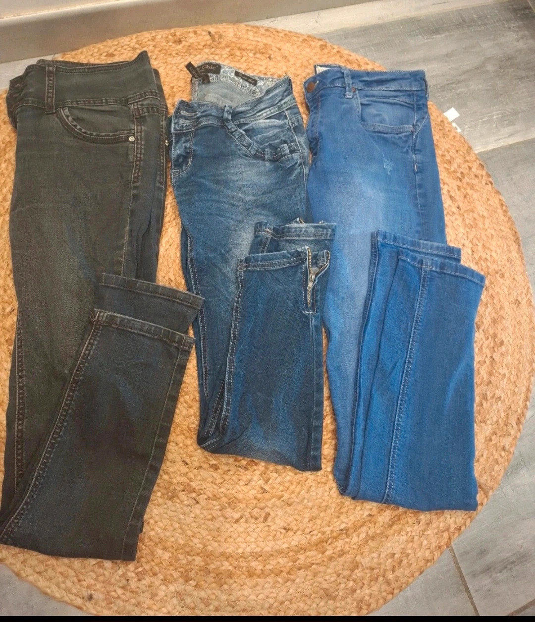 Gros lot 7 vêtements femme Taille L / 40 (4 jeans + 3 pulls/sweats)