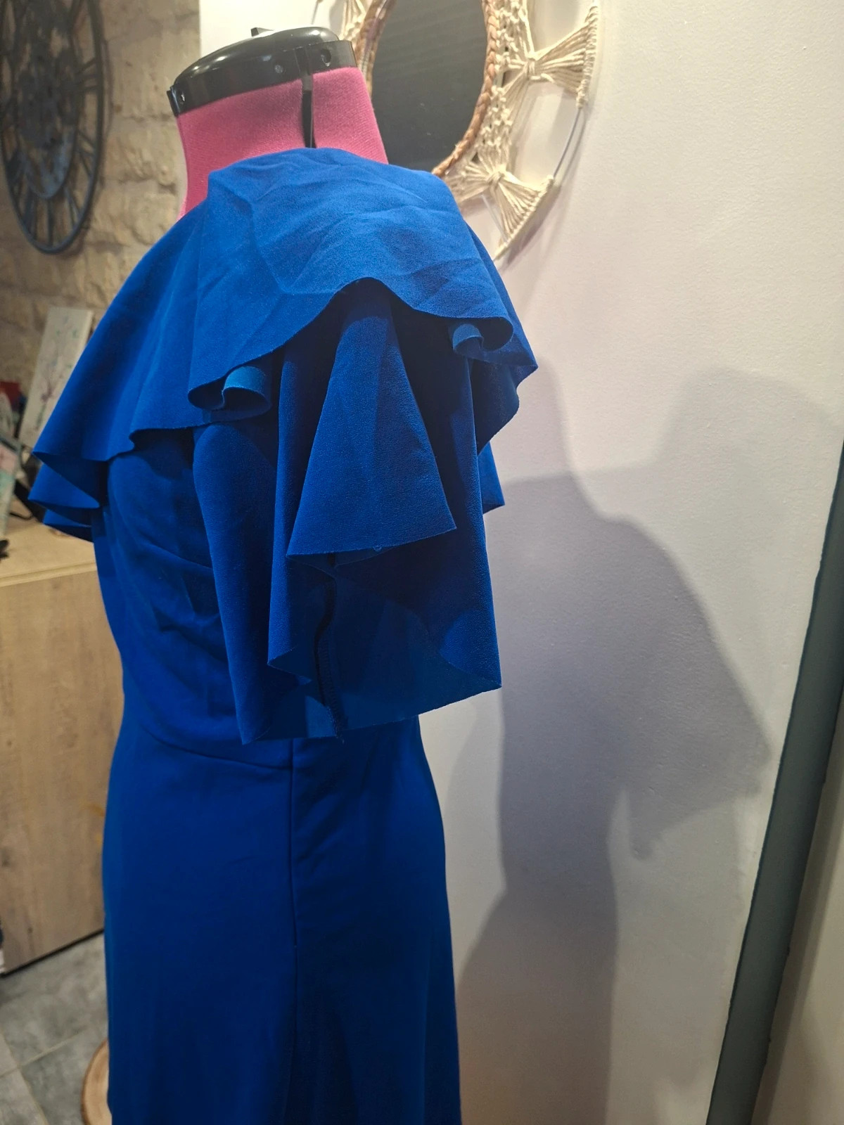Robe bleue électrique asymétrique à volants – Tonalá – T42/L – Neuve avec étiquette – Tonala – taille L / 40 / 12 3