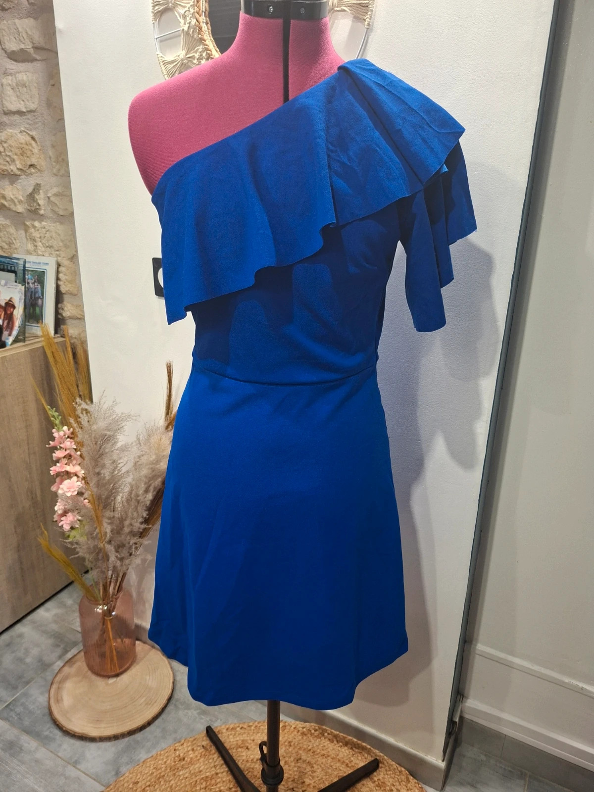 Robe bleue électrique asymétrique à volants – Tonalá – T42/L – Neuve avec étiquette
