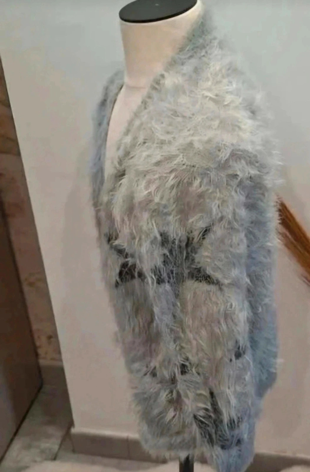 Gilet fille fausse fourrure gris – 6 ans – sans manches – taille 6 ans / 116 cm 2