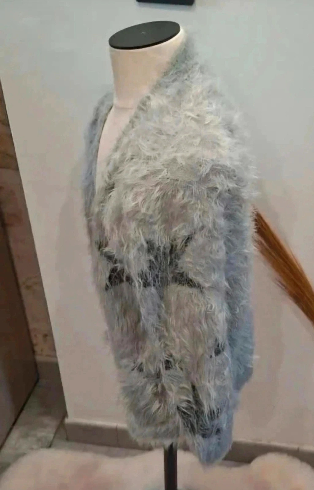 Gilet fille fausse fourrure gris – 6 ans – sans manches – taille 6 ans / 116 cm 4