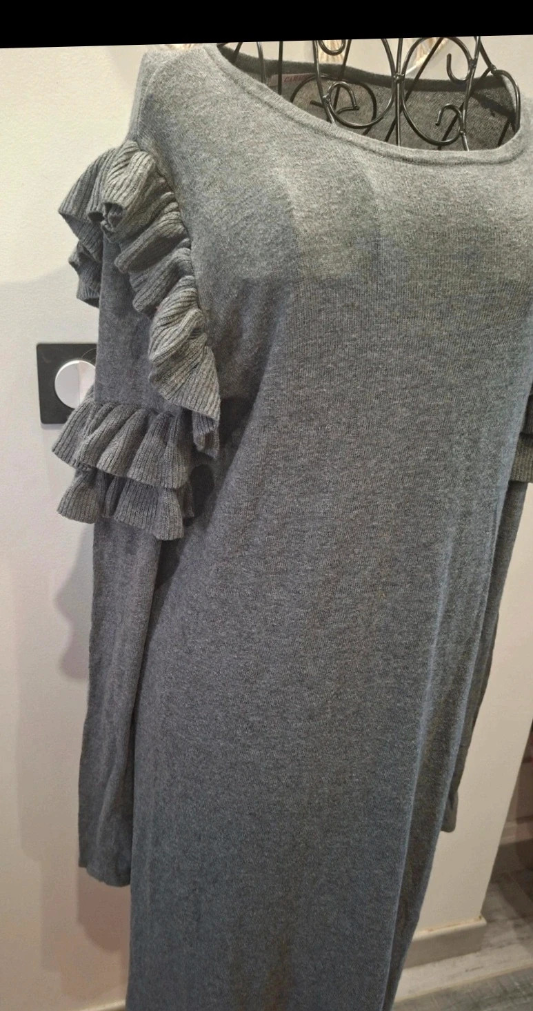 Robe pull grise à volants / volantés sur les manches (Aisselle à aisselle ~47-48 cm) – Camaïeu – taille M / 38 / 10 3