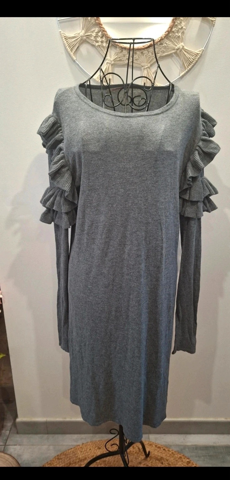 Robe pull grise à volants / volantés sur les manches (Aisselle à aisselle ~47-48 cm) – Camaïeu – taille M / 38 / 10