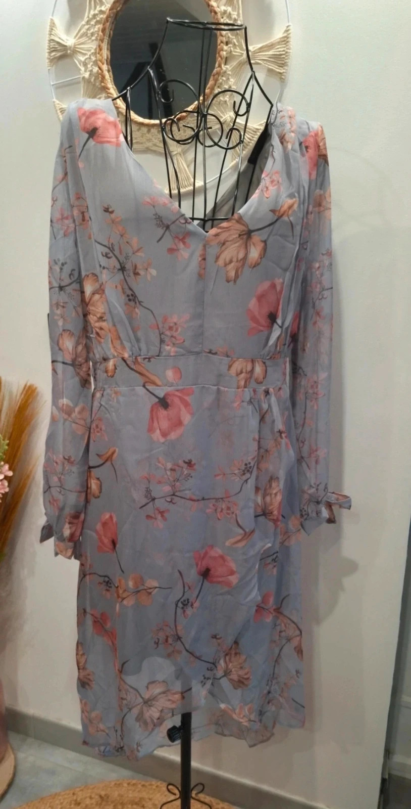 Robe longue fleurie gris bleu – M – neuve avec étiquette