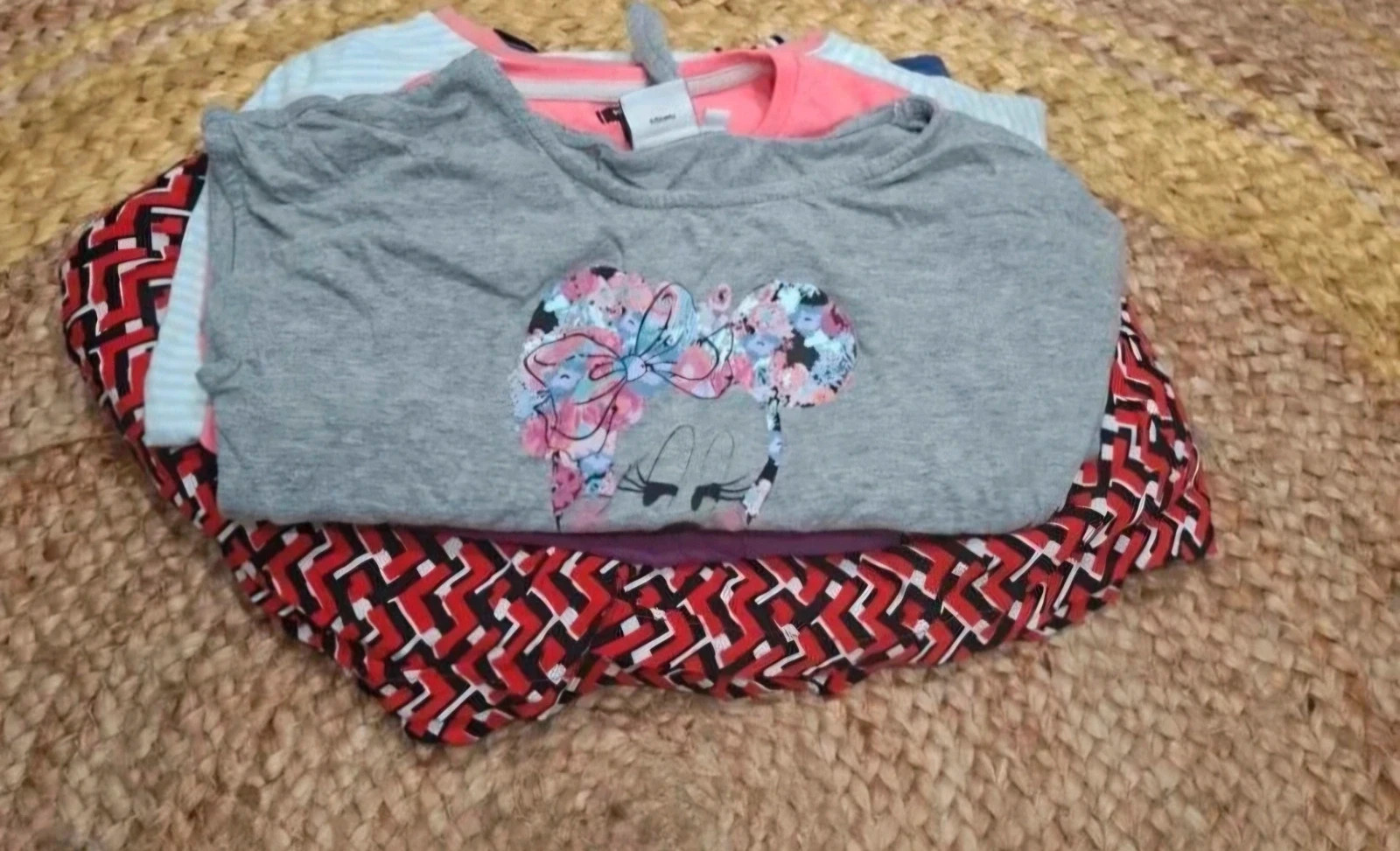 Lot de 10 vêtements fille – taille 5 ans