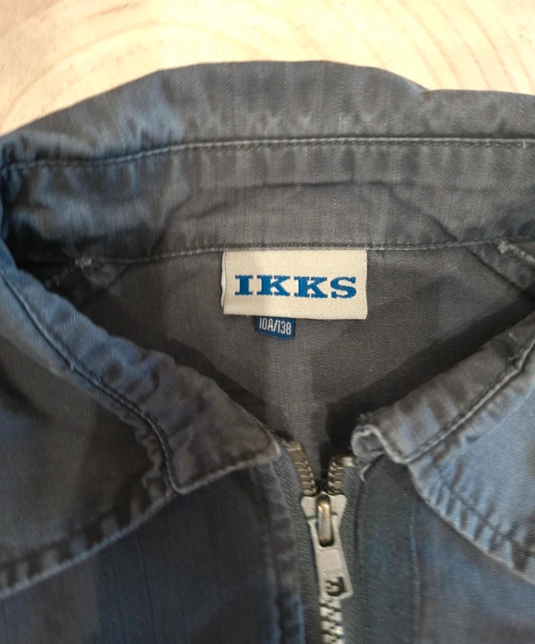 IKKS garçon 10 ans – Surchemise/veste zippée gris anthracite – IKKS – taille 10 ans / 140 cm 3