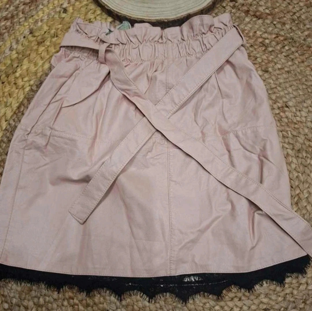 Jupe rose poudré avec ceinture – Taille 38