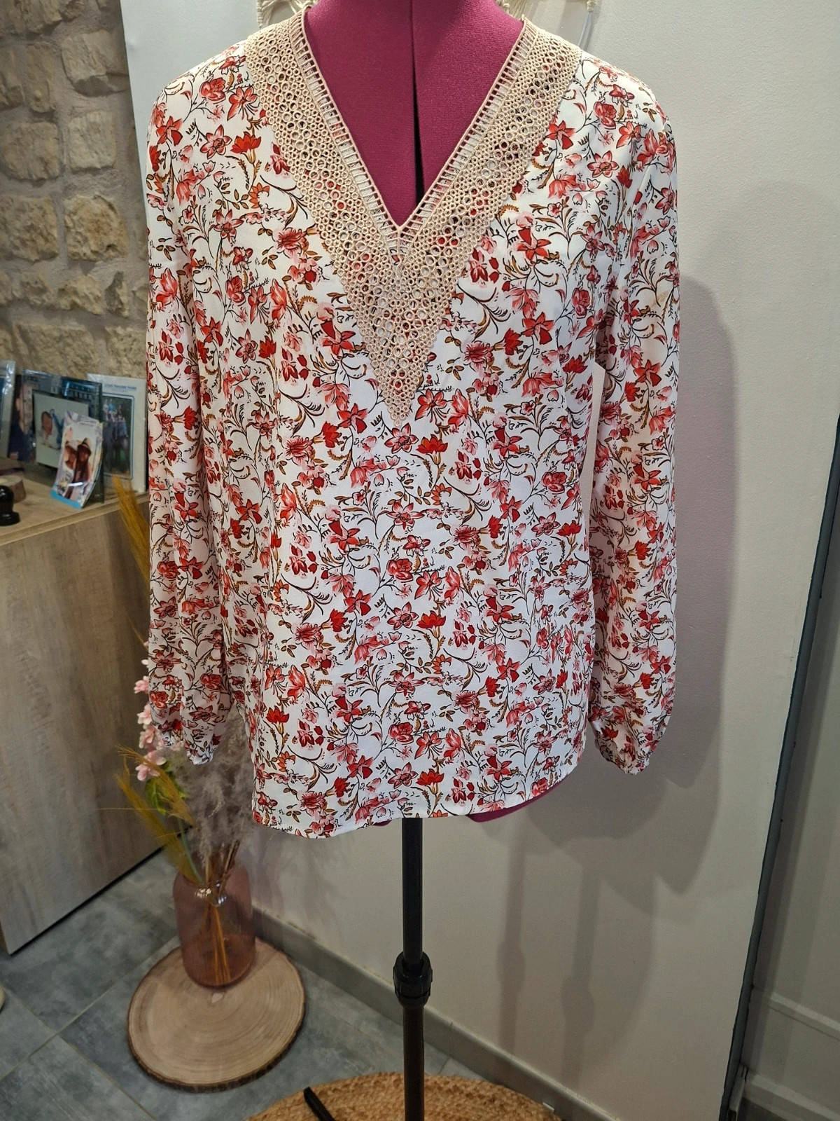 Blouse fluide fleurie avec encolure dentelle - Taille S (Neuf sans étiquette) – taille S / 36 / 8