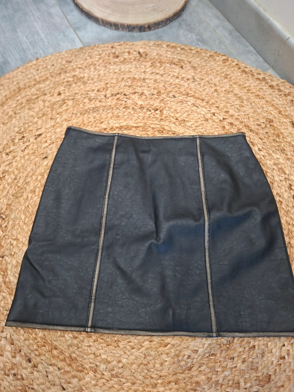 Jupe courte similicuir noire Monki - Neuf avec étiquette - Taille 34 (XS) – Monki – taille XS / 34 / 6 4
