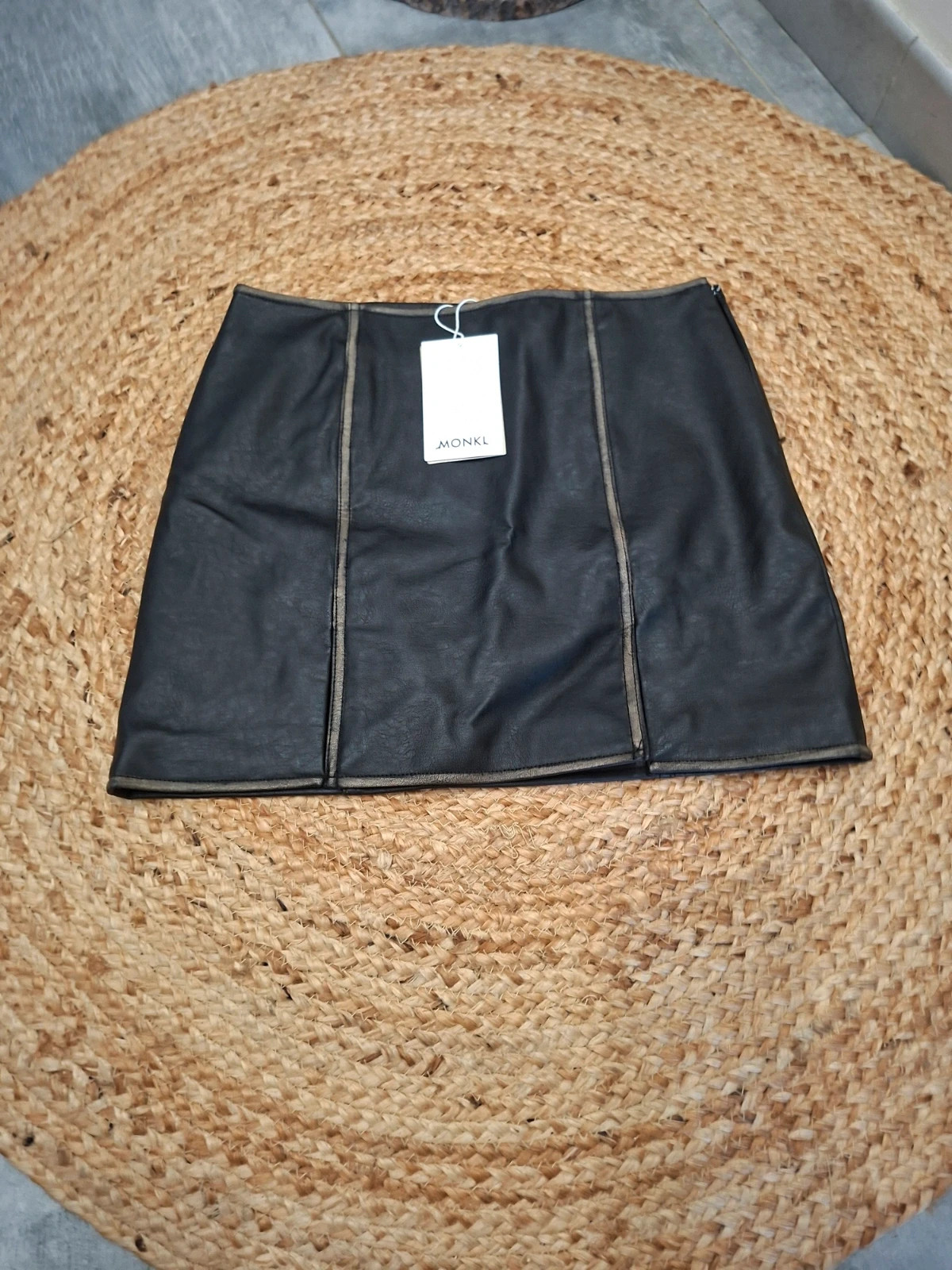 Jupe courte similicuir noire Monki - Neuf avec étiquette - Taille 34 (XS)