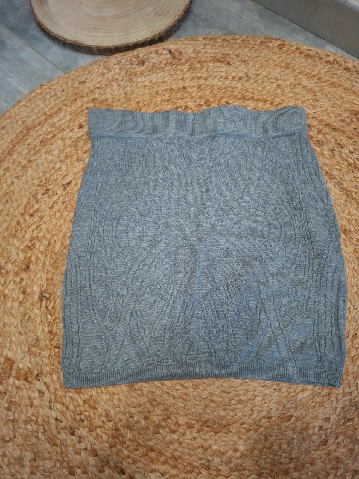 Jupe courte Amisu gris chiné en maille – taille 40 – ajustée – Amisu – taille L / 40 / 12 3