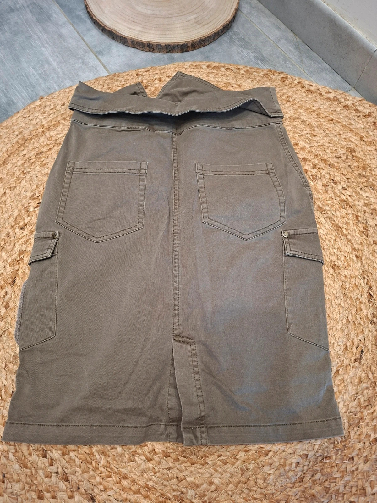 Jupe cargo kaki Kaporal avec lacets et écusson – Taille S (36) – Kaporal – taille S / 36 / 8 4