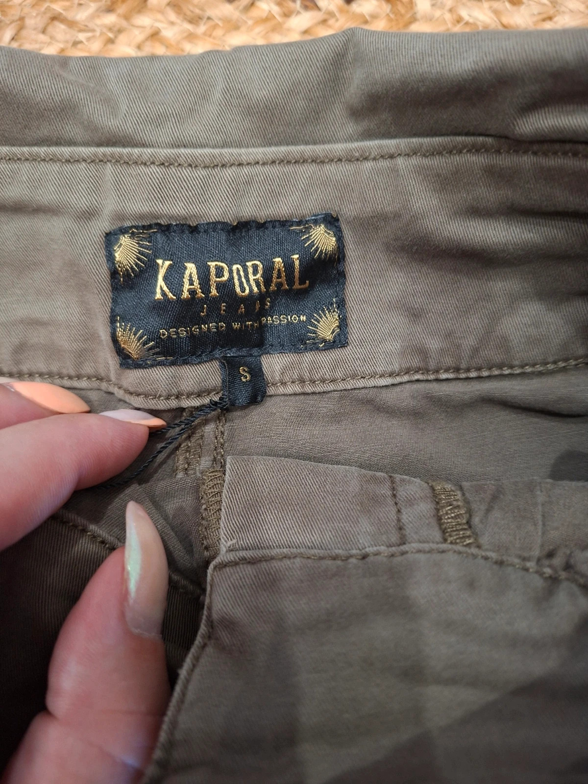 Jupe cargo kaki Kaporal avec lacets et écusson – Taille S (36) – Kaporal – taille S / 36 / 8 3
