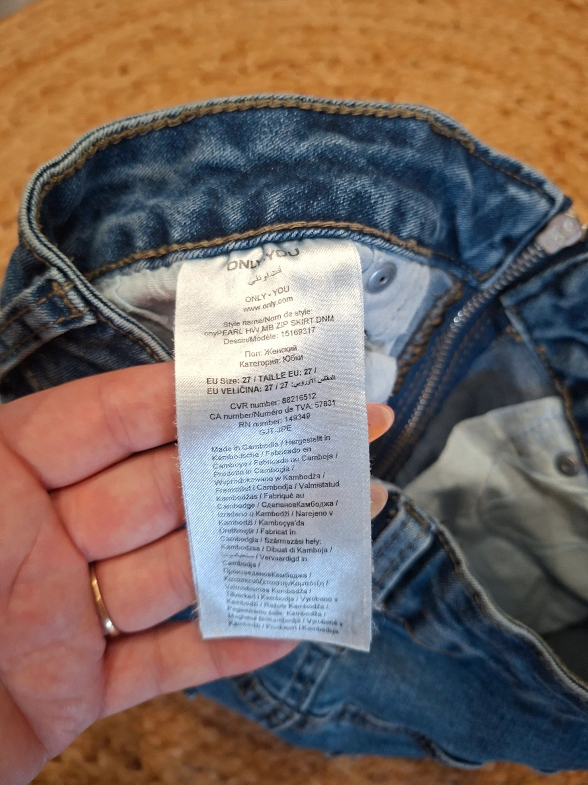 Jupe en jean ONLY Pearl taille haute zippée – S/36 – bords effilochés – ONLY – taille S / 36 / 8 4