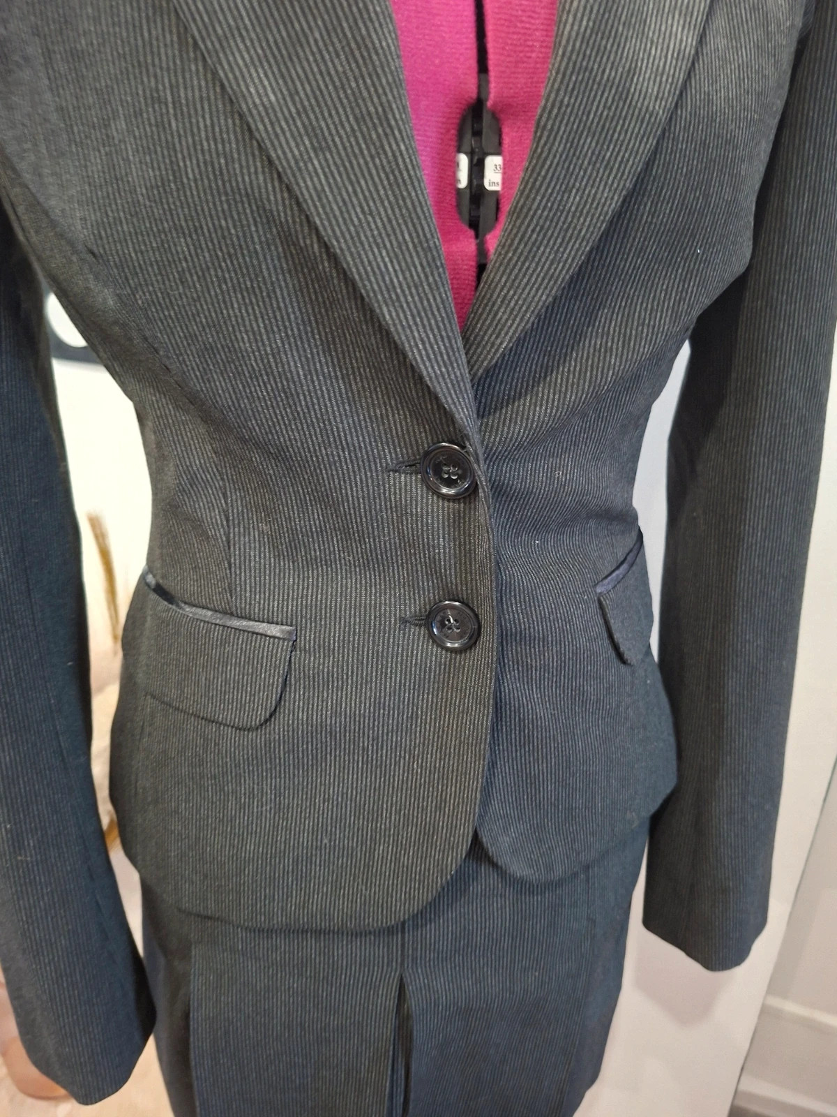 Ensemble tailleur NAF NAF veste + jupe plissée – gris rayé – S/36 – Naf Naf – taille S / 36 / 8 2