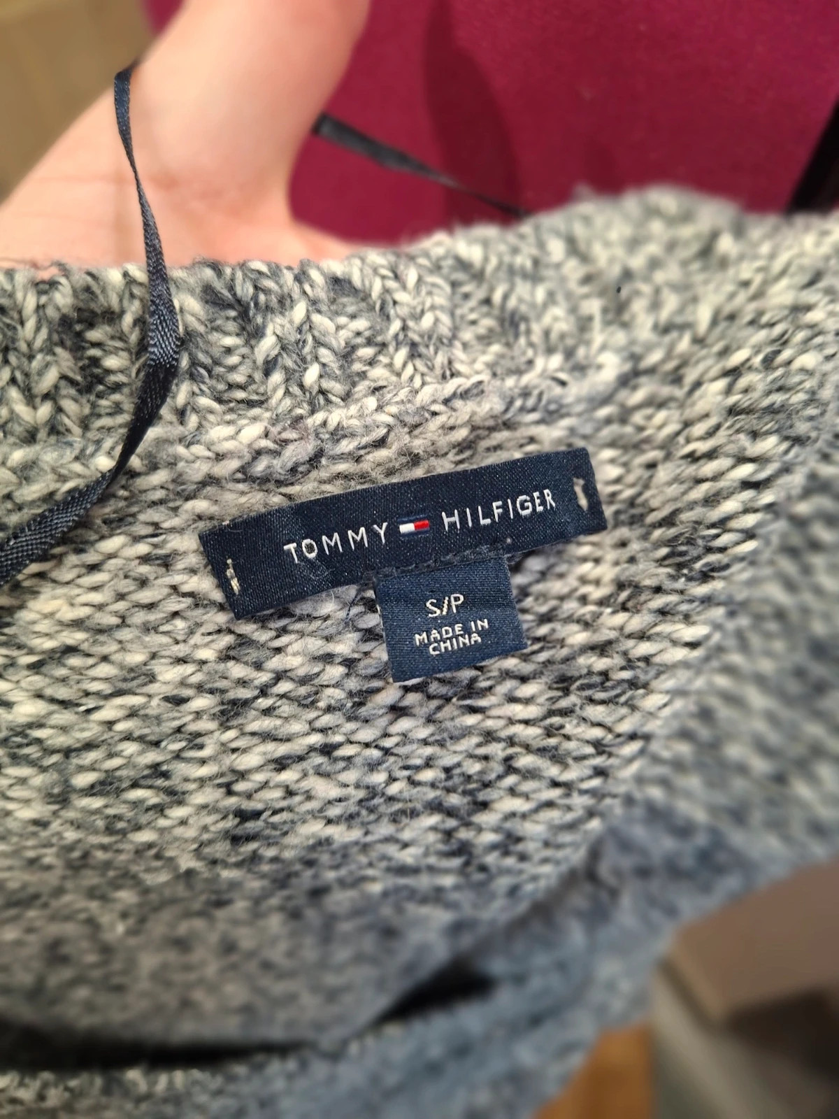 Pull Tommy Hilfiger torsadé gris & blanc chiné – S/36 – Tommy Hilfiger – taille S / 36 / 8 5